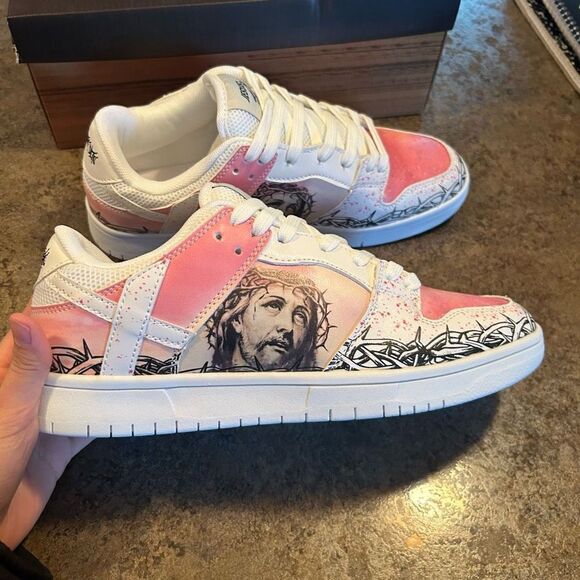 NWT Size 9 Passion of Christ - Resurrection Day
Chapel White / Glorious Sunset - Picture 2 of 12